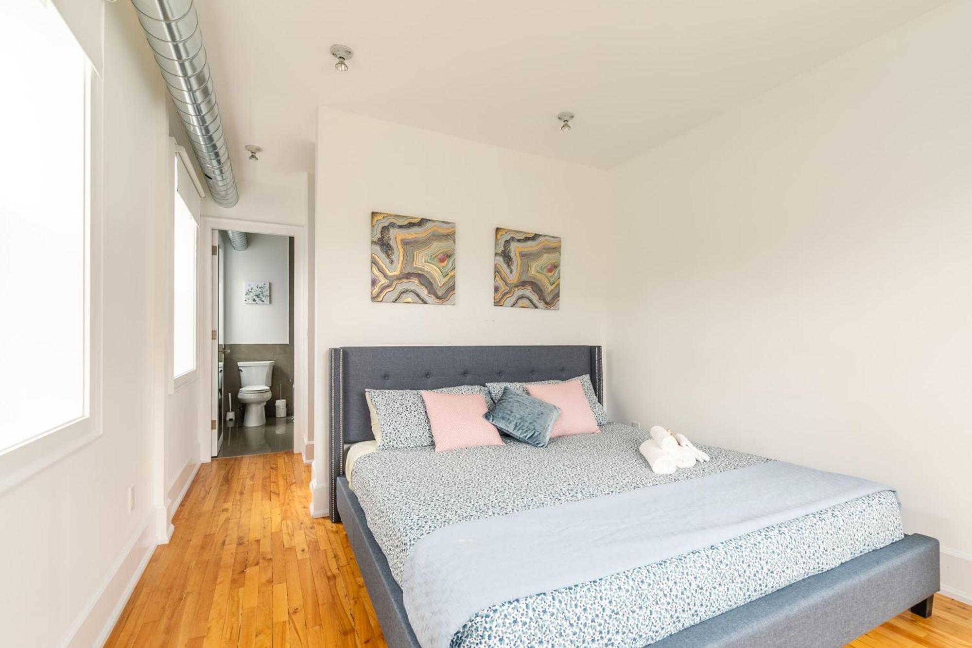 Modern 2 Bedroom Condo - Heart Of Leslieville Toronto Exteriér fotografie